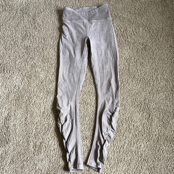 Lululemon workout leggings - Picture 1 of 4